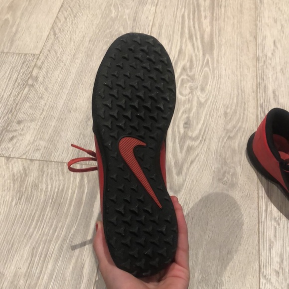 Nike indoor soccer cleats - Picture 3 of 6